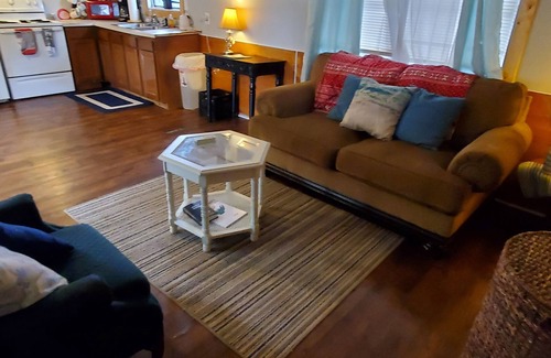 West Monroe Casa | Precious 2BR/1Bath. Affordable for workers