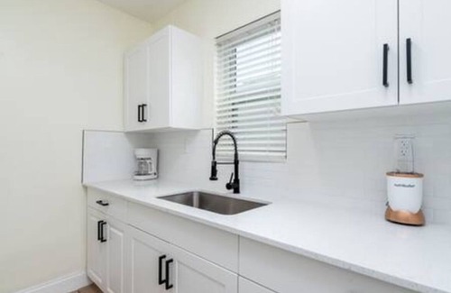 Coral Shores Apartamento | Premier 2-Bedroom Apartment in Prime Area in FLL
