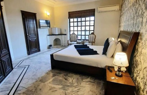 F-7 Sector Casa | Premier Inn Executive-For Families only