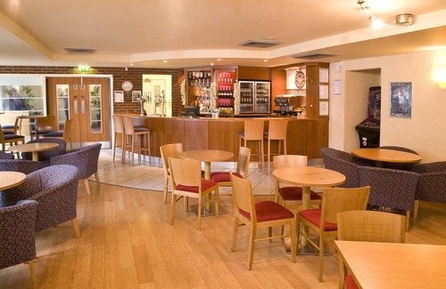 Borehamwood Hotel | Premier Inn London Elstree / Borehamwood