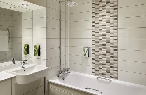 Enfield Lock Hotel | Premier Inn London Enfield