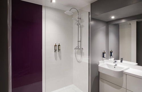 Trowbridge Hotel | Premier Inn Trowbridge