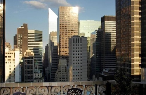 Warwick Apartamento | Premier King Room Near Warwick Skate Park NYC