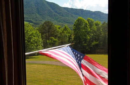 Townsend Cabina | PREMIER Lodge with Private Pool and Amazing Views!