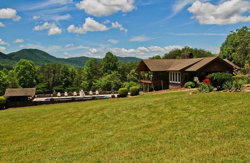Townsend Cabina | PREMIER Lodge with Private Pool and Amazing Views!