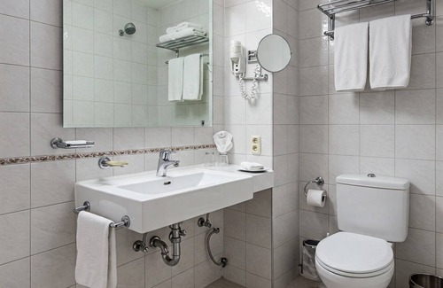 Brookefield Hotel | Premier Suites Business Hotel