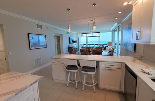 Longboat Key Condominio | Premium 2 Bedroom Beachfront Corner Condo by FVC