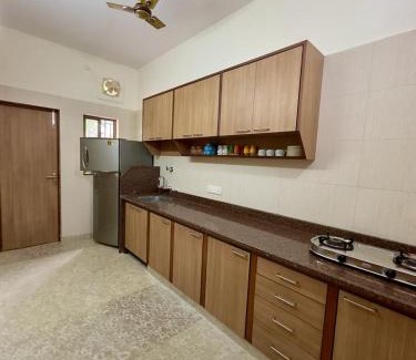 Mahmoorganj Apartamento | Premium 2 Bhk Green Suites