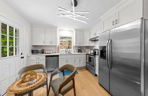 Charlotte Casa | Premium 3B Remodeled Home w Hot tub