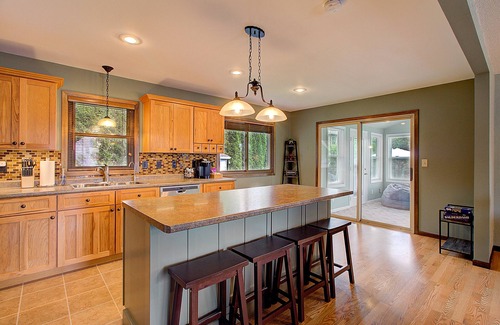 La Crosse Casa | Premium 3BR 3BA with Hot Tub & Pool, near all of LaCrosse's Top Rated Activities