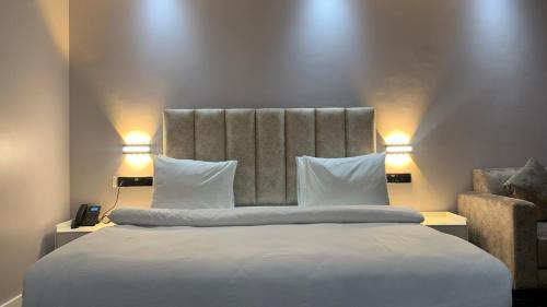 Yaounde Apartamento | Premium apart with pool, billards and parking