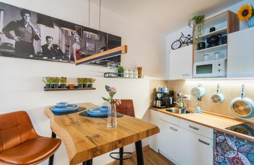Altstadt Apartamento | Premium Apartment inspiriert von Marilyn Monroe-Bremen City Center