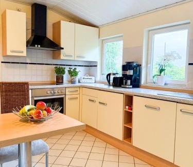 Grossenkneten Apartamento | Premium Apartment mit Ofen, Badewanne & Dusche, Parkplatz, ganze Wohnung