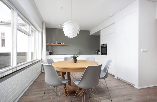 Vesturbær Apartamento | Premium Central Apartment with 2 bathrooms