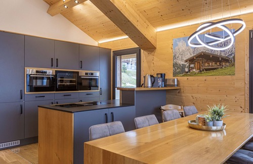 Haus im Ennstal Chalet De Esquí | Premium Chalet with 3 bedrooms and sauna & outdoor bathtub
