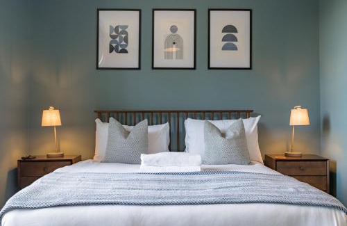 Clifton Casa | Premium Designer 4 Bedroom Home in Clifton - 3 Bathrooms & Cinema Room