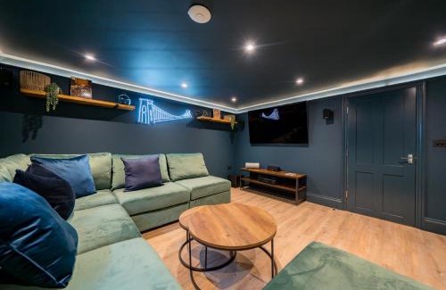 Clifton Casa | Premium Designer 4 Bedroom Home in Clifton - 3 Bathrooms & Cinema Room