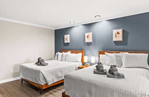 Carolina Beach Hotel | Premium Double Queen Room Hotel- 2 Pools, Near Beach/Boardwalk, No Pets Allowed