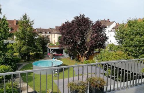 Zweibruecken Apartamento | Premium Ferienwohnung "Christine ", Zentrale ruhige Stadtlage 100 QM Ebenerdige Dusche Terasse Kaminofen