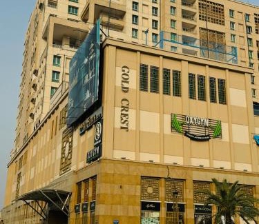 Loralai District Apartamento | Premium Goldcrest Mall Apartments Luxury Serviced Stay in DHA Lahore