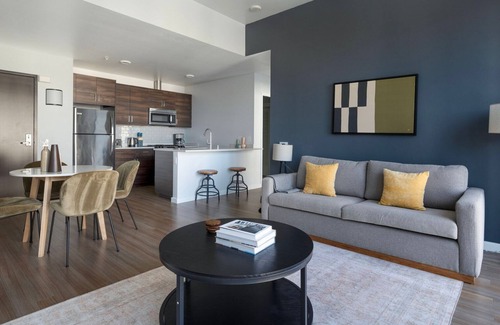 Civic Center Apartamento | Premium Hayes Valley 1BR w/ Gym, Pool, Movies & BBQ, by Blueground