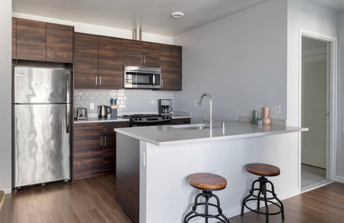 Civic Center Apartamento | Premium Hayes Valley 1BR w/ Gym, Pool, Movies & BBQ, by Blueground