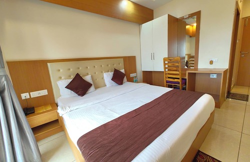 Puri Hotel | Premium Hotel W K Puri