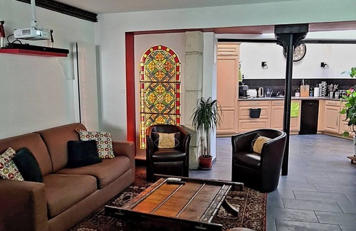 Dole Apartamento | Premium industrial-style apartment in the heart of Dole