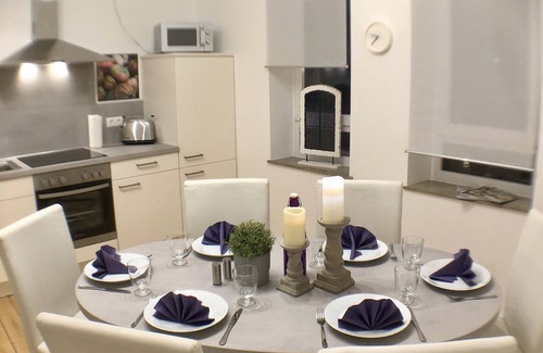 Beuel-Mitte Apartamento | Premium living - central Apartamento en la planta superior para vacaciones y viajes de negocios.