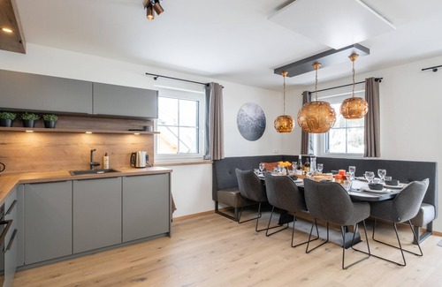 Donnersbachwald Chalet De Esquí | Premium lodge with large wellness area