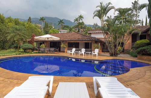 El Poblado Casa | Premium Mansion in El Poblado w/Nightclub & Maid/Cook, Pool, Sauna, 7 Bedrooms