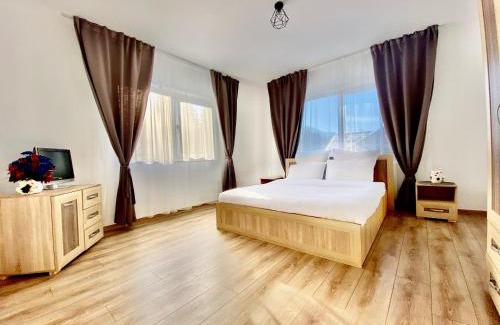 Borsa Chalet De Esquí | Premium mountain view chalet