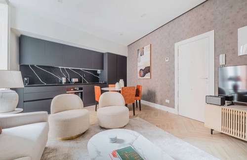 Barrio de La Latina Apartamento | Premium Palacio 2BR, Furnished w/ Washer & A/C, by Blueground