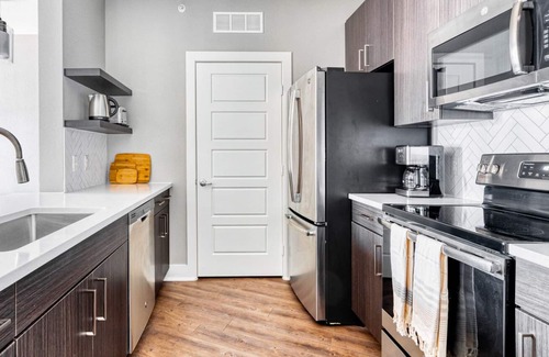 Riverside Apartamento | Premium Riverside 1BR w/ Gym & W/D, nr Lady Bird Lake, by Blueground