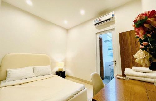 Tan Thuan Dong Apartamento | Premium Room with Balcony - Free Pick Up Airport and laundry