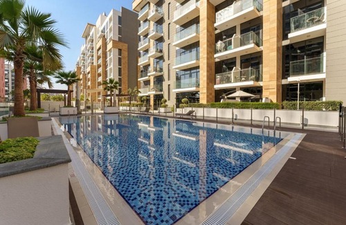 Nad Al Sheba Apartamento | Premium Studio in Azizi Riviera