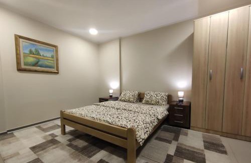 Novi Banovci Apartamento | Prenoćište Lana
