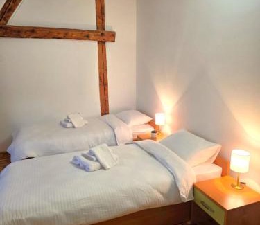Cacak Cama Y Desayuno | Prenoćište Omega Luxury