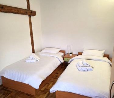 Cacak Cama Y Desayuno | Prenoćište Omega Luxury