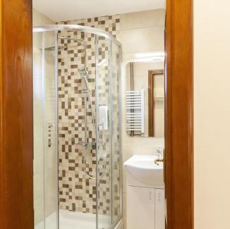 Cacak Cama Y Desayuno | Prenoćište Omega Luxury