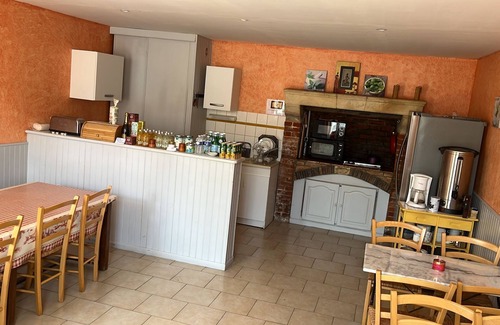 Rouperroux-le-Coquet Cama Y Desayuno | PRESBYTERY: SPIRITUAL-REPOSANT:Property in the countryside, close to footpaths