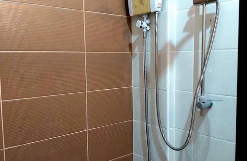 San Narciso Casa | Prestige Grounds Guesthouse with Lap Pool and Billiards