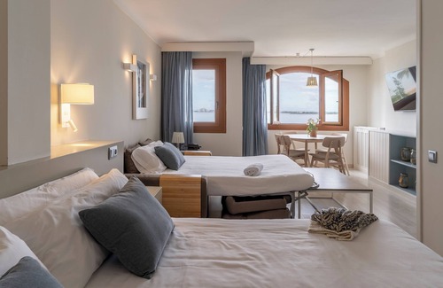 Roses Town Center Hotel | Prestige Mar y Sol