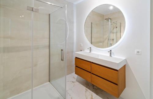 Centrum Apartamento | Prestige Xl Full-home Near City Center And Park
