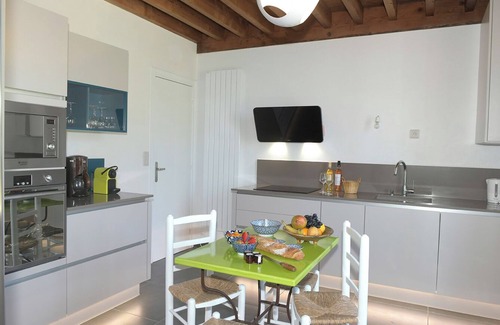 Baigneaux Casa | Prestigiosa Casa del Siglo 18 con Piscina en Posición Dominante