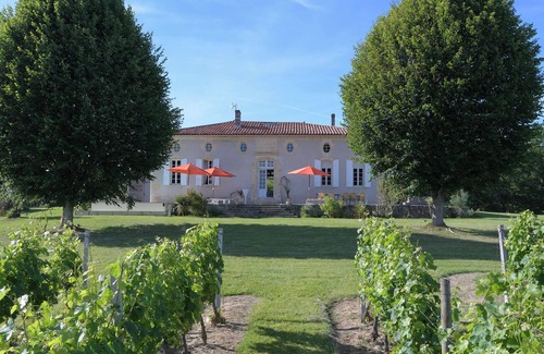 Baigneaux Casa | Prestigiosa Casa del Siglo 18 con Piscina en Posición Dominante