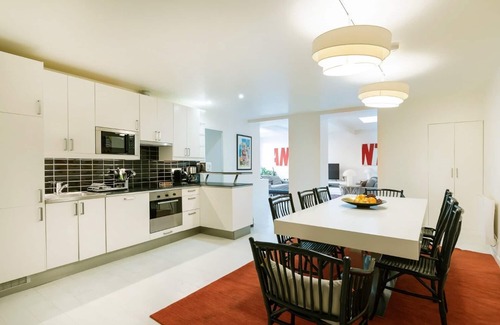 Strasbourg -Saint-Denis Apartamento | PRESTIGIOSO 2 BR Apt - 1060 PIE CUADRADO - DISEÑO - COMPLETO aire acondicionado - TOTAL DEL SILENCIO