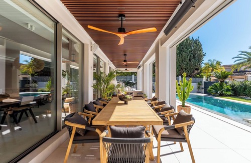 Marbella Villa | Prestigious 6 Bedrooms Villas with Sea Views