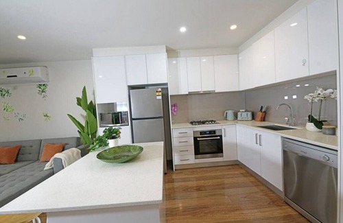 Preston Apartamento | Preston Spacious Apartment fully self-contained Parking Wi-Fi