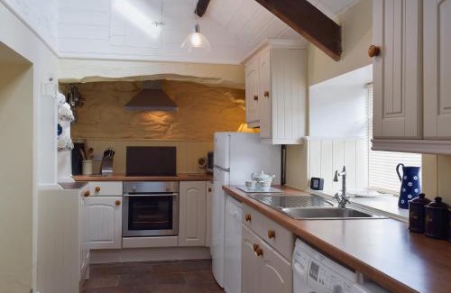 Trefin Casa | Preswylfa